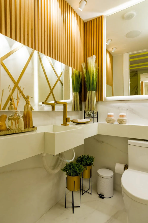 A Guide To Using Mirrors To Make A Small Bathroom Feel Bigger - Mood Living 