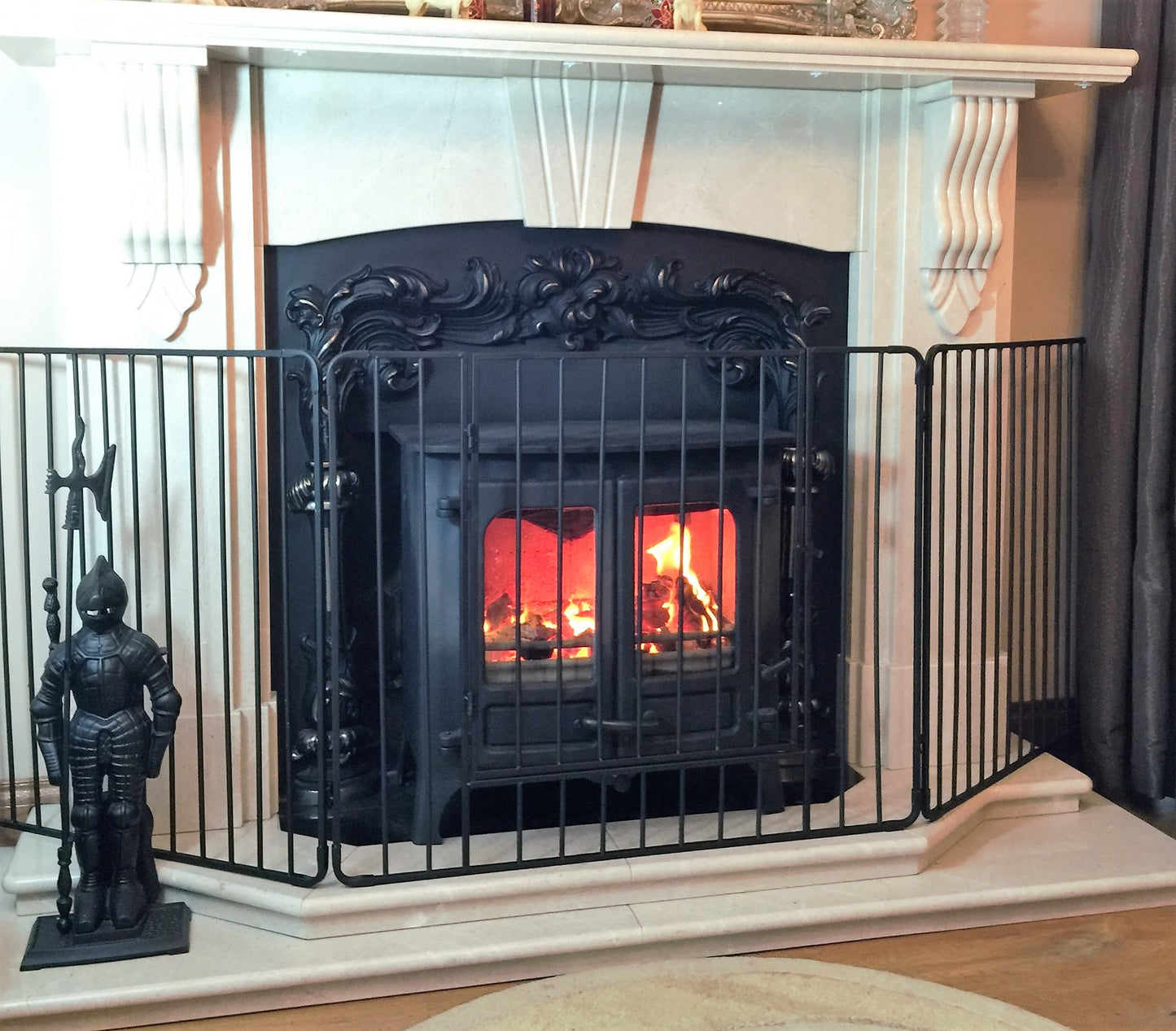 
                  
                    Vertical Bars Fire Guard Screen FS4001BK-M - Mood Living 
                  
                