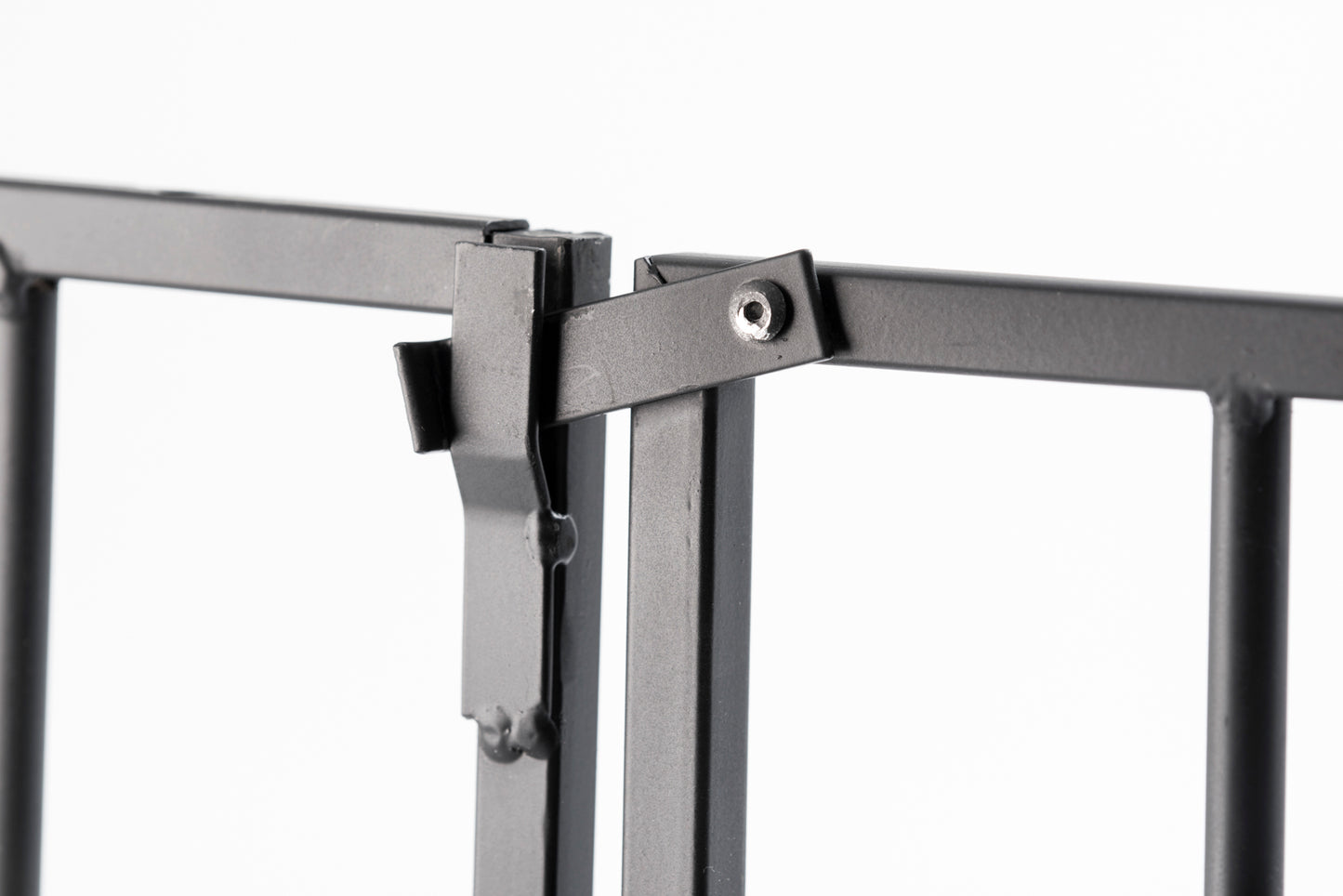 
                  
                    Vertical Bars Fire Guard Screen FS4001BK-M - Mood Living 
                  
                